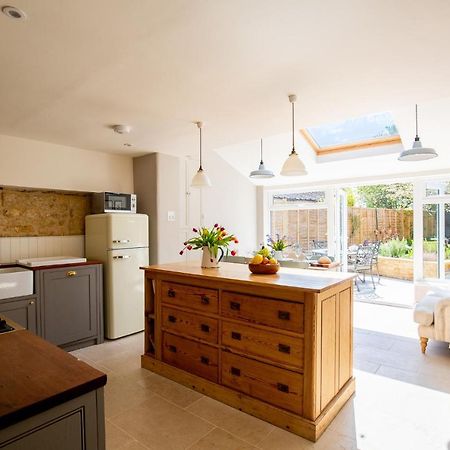 Gleneda Cottage - A Renovated, Traditional Cotswold Cottage Full Of Charm With Fireplace And Garden Bourton on the Hill Εξωτερικό φωτογραφία